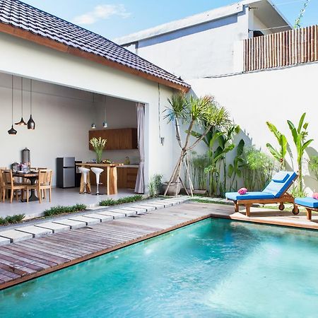 Maxwell Legian Villa Exterior foto
